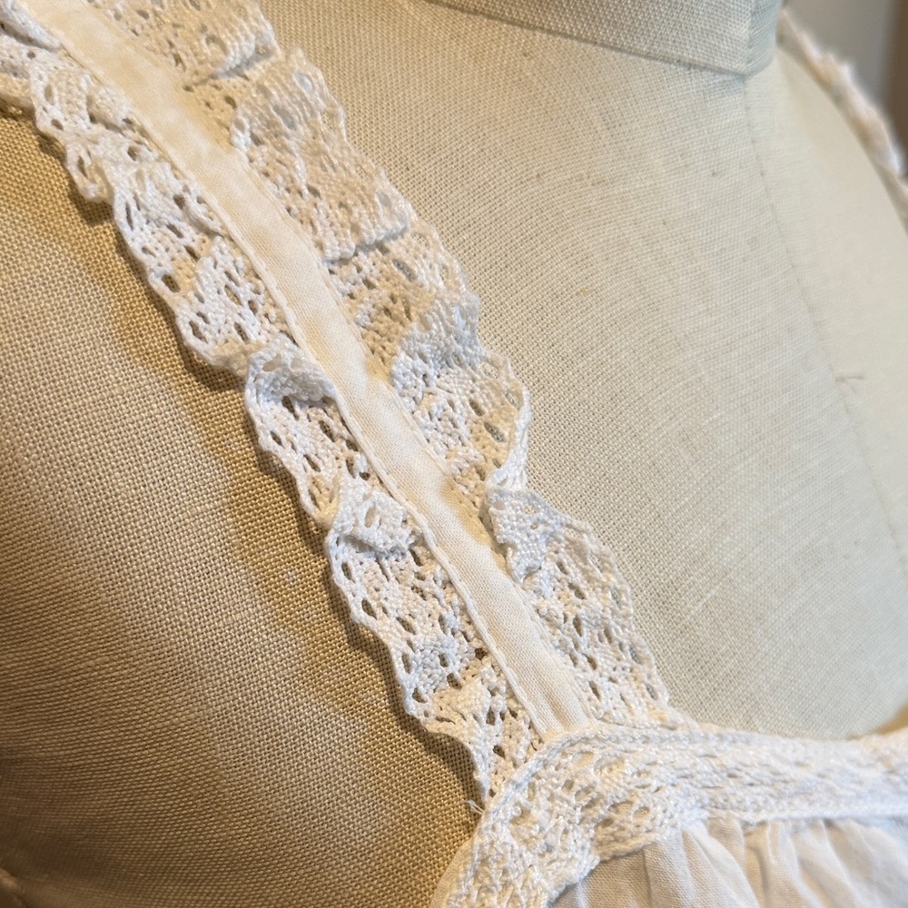 H&M White Lace-Trim Button Front Camisole - Picture 3 of 10